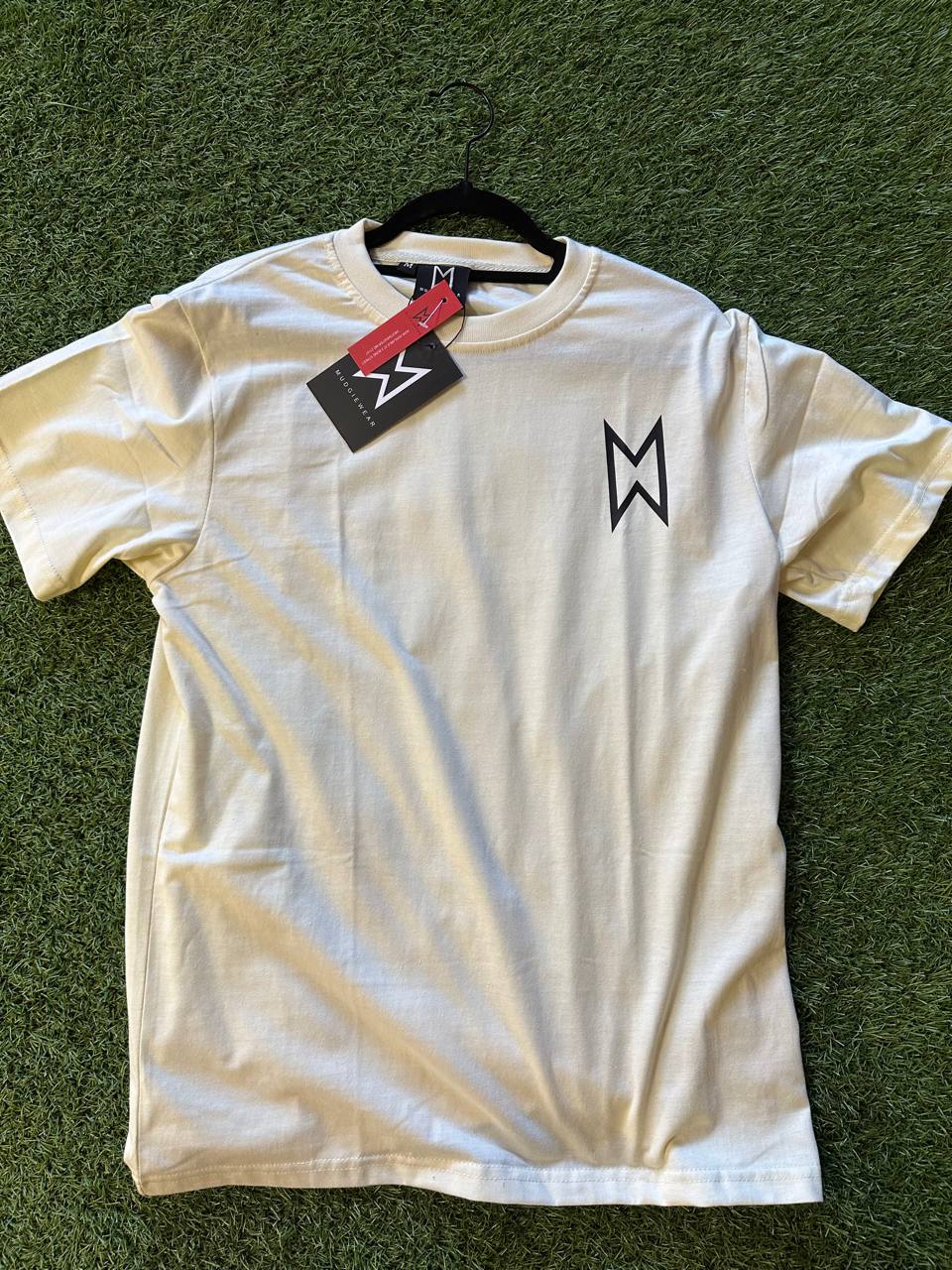 Mudgie Wear UNISEX Off White T-shirt