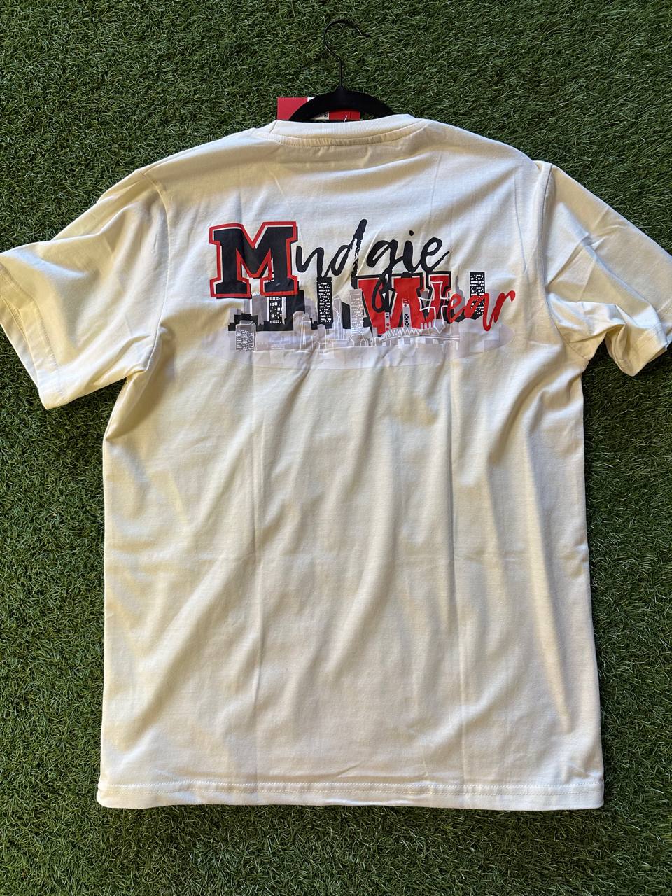 Mudgie Wear UNISEX Off White T-shirt